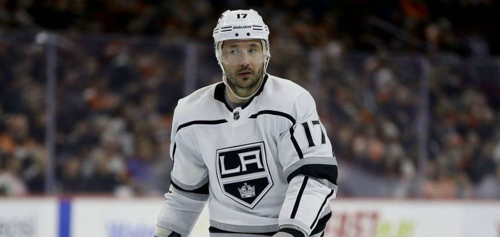 «Лос-Анджелес» выиграл первый матч в сезоне благодаря трем очкам Ковальчука