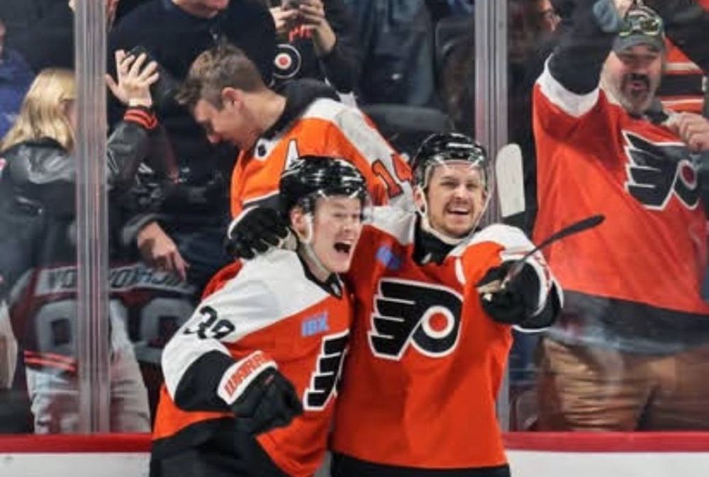 Мичков стал первой звездой матча «Филадельфия» – «Вегас»