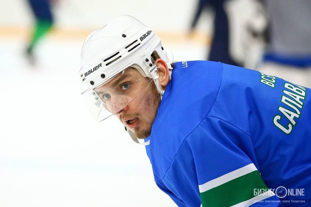 Жена бывшего хоккеиста СКА угодила в международный скандал, ее называют «шпионкой» Жена бывшего хоккеиста СКА угодила в международный скандал, ее называют «шпионкой»