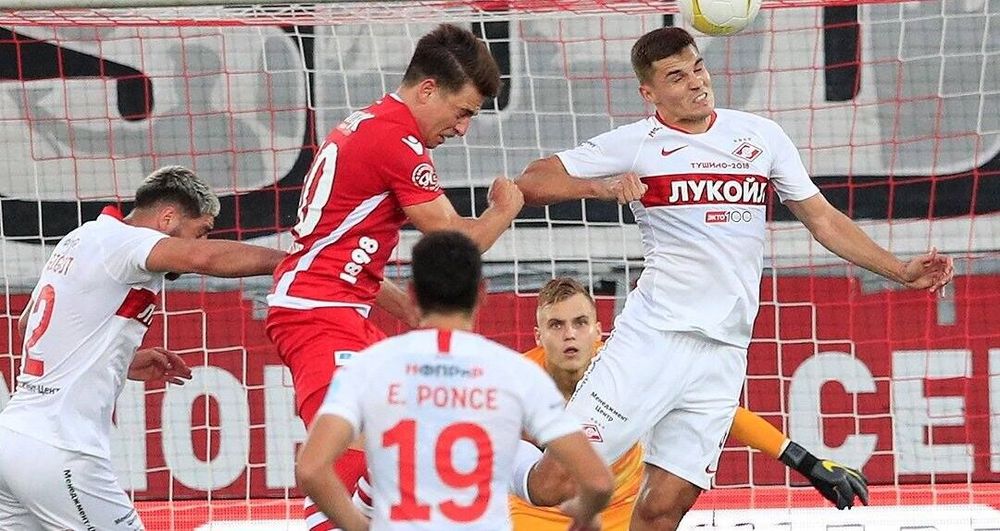 Тренер «Туна» считает, что его команда подарила победу «Спартаку»