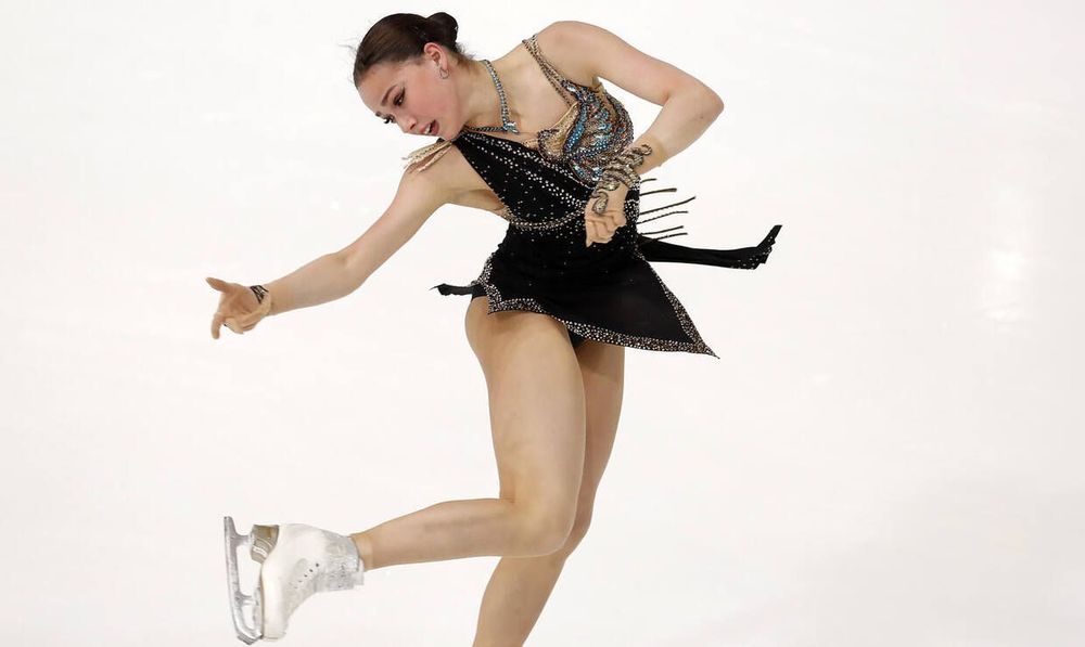 Загитовой и остальным фигуристам вернули багаж