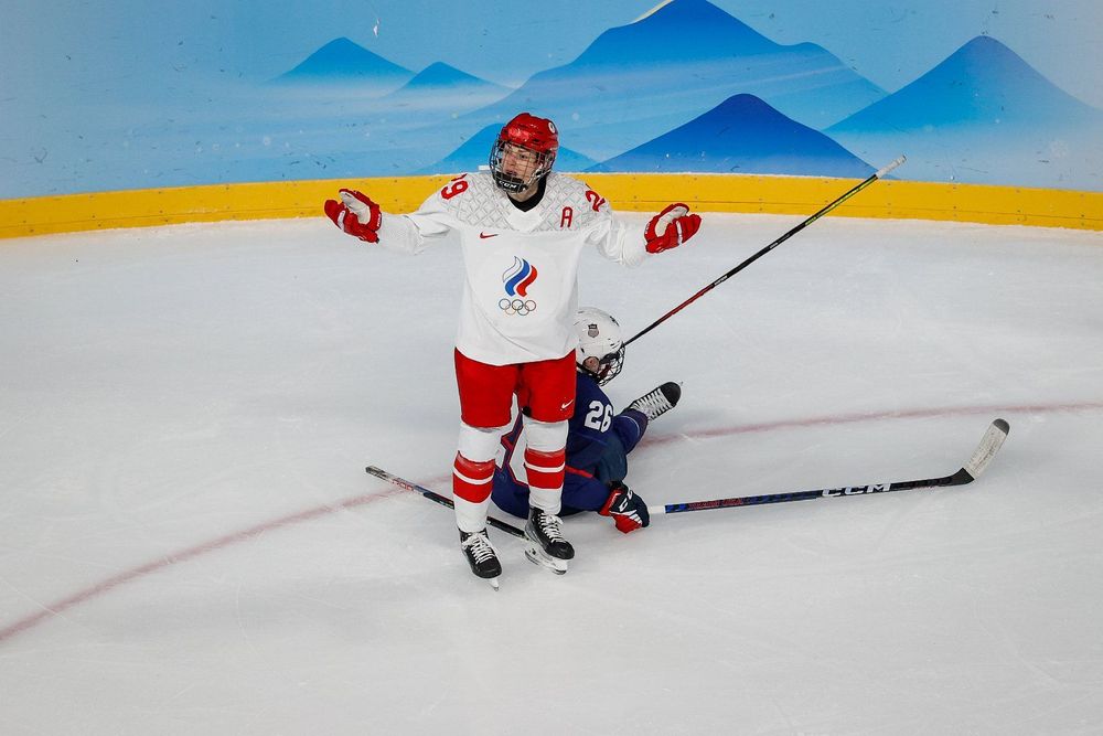 Женская сборная Россия разгромно проиграла США на Олимпиаде-2022