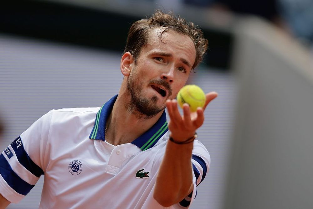 Чесноков: Медведев явный фаворит первого матча Олимпиады-2024