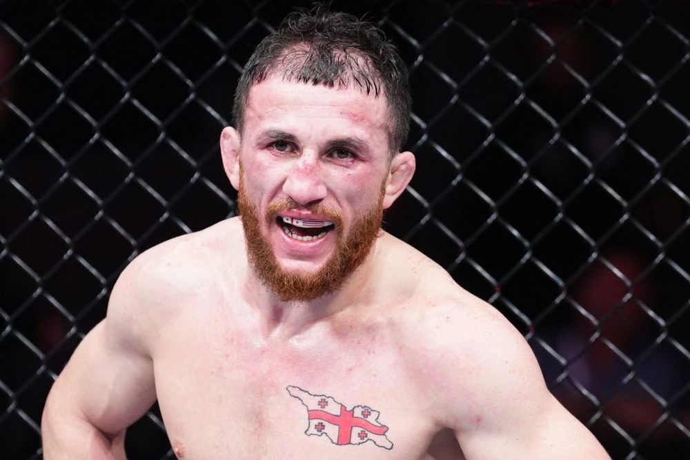 Двалишвили побил О’Мэлли и защитил титул UFC