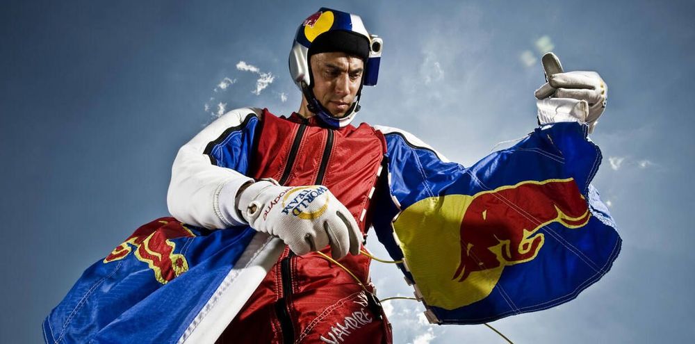 Атлет Red Bull Валерий Розов: Сдуло вместе с парашютом в горную реку. Подумал: это конец!