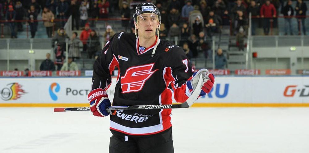 Нападающий «Авангарда» Антон Бурдасов:  Когда проводили с Кучерявенко и Хохряковым по 18-19 минут на льду, и игра шла, и забивали много