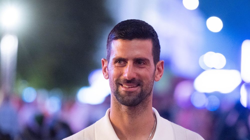 Новак Джокович вышел в полуфинал Australian Open, уступая по ходу игры 0:2 по сетам