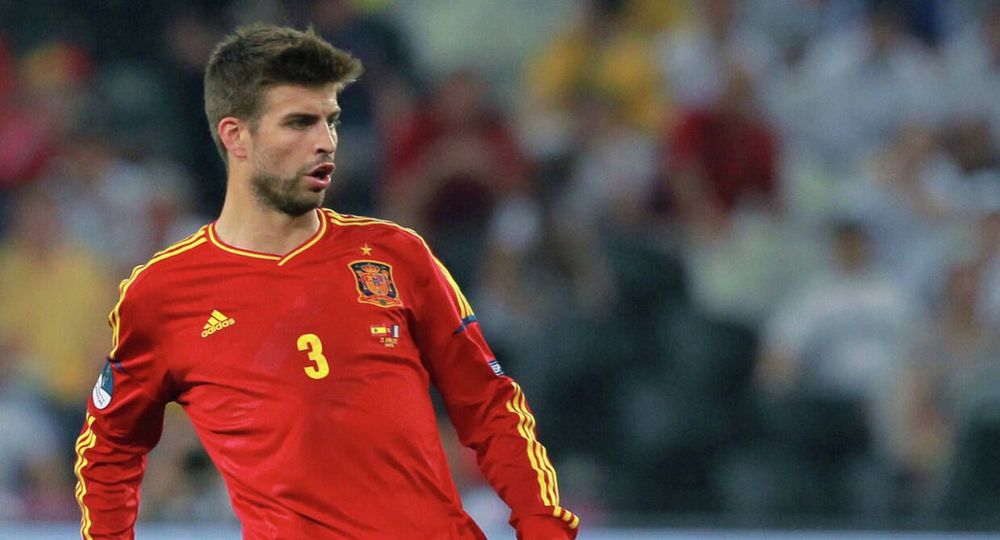 Пике преждевременно покинул тренировку сборной Испании из-за травмы колена