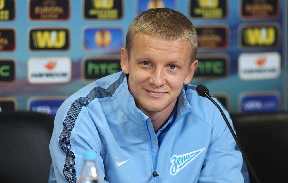 Дзюба, Смольников и Ерохин не полетели в Грозный