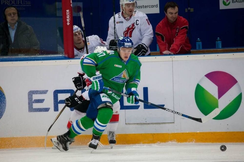 Защитник «Салавата Юлаева» Захар Арзамасцев: Еще на Кубке Вызова пытался выговорить фамилию Алтыбармакяна Защитник «Салавата Юлаева» Захар Арзамасцев: Еще на Кубке Вызова пытался выговорить фамилию Алтыбармакяна