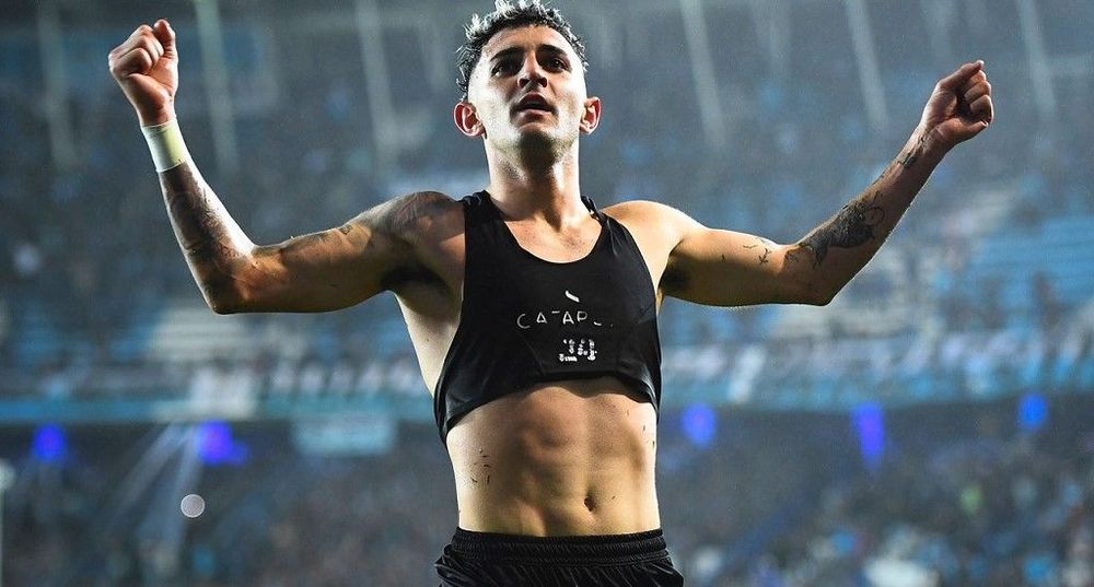 «Расинг» отклонил предложение «Зенита» по Мартирене из-за неудобной формы оплаты «Расинг» отклонил предложение «Зенита» по Мартирене из-за неудобной формы оплаты