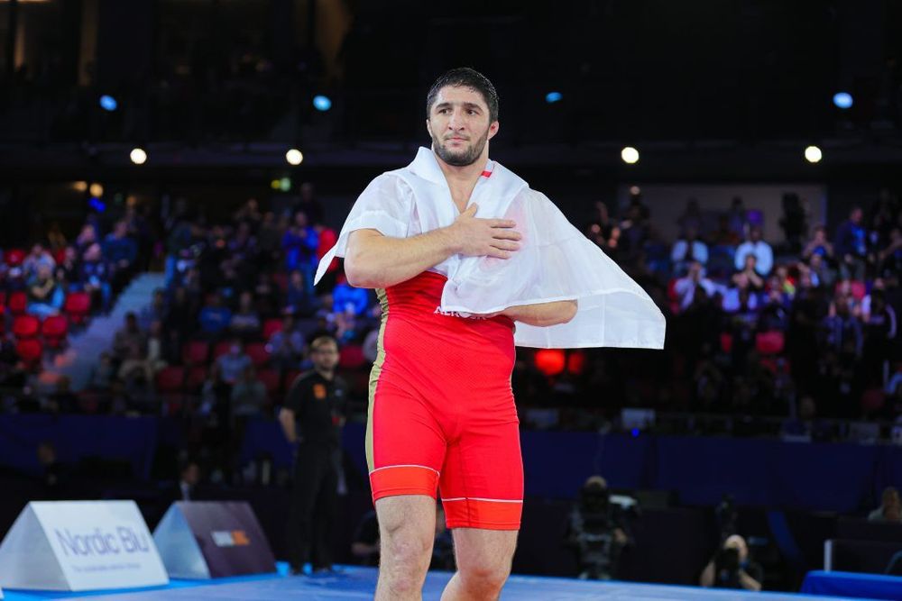 Двукратному чемпиону ОИ Садулаеву отказали во въезде в Румынию