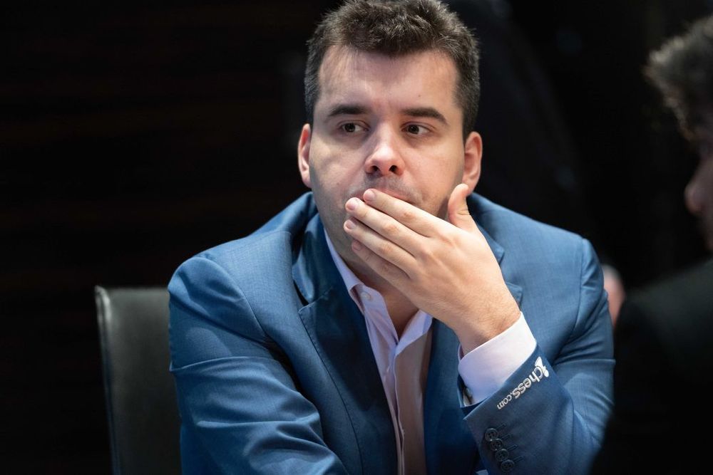Непомнящий претендует на шахматную корону, заявил тренер Яновский