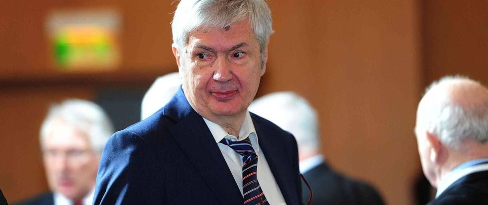 Реформы Воробьева. Клубы РПЛ могут заработать на карантине, а регионы спасти людей