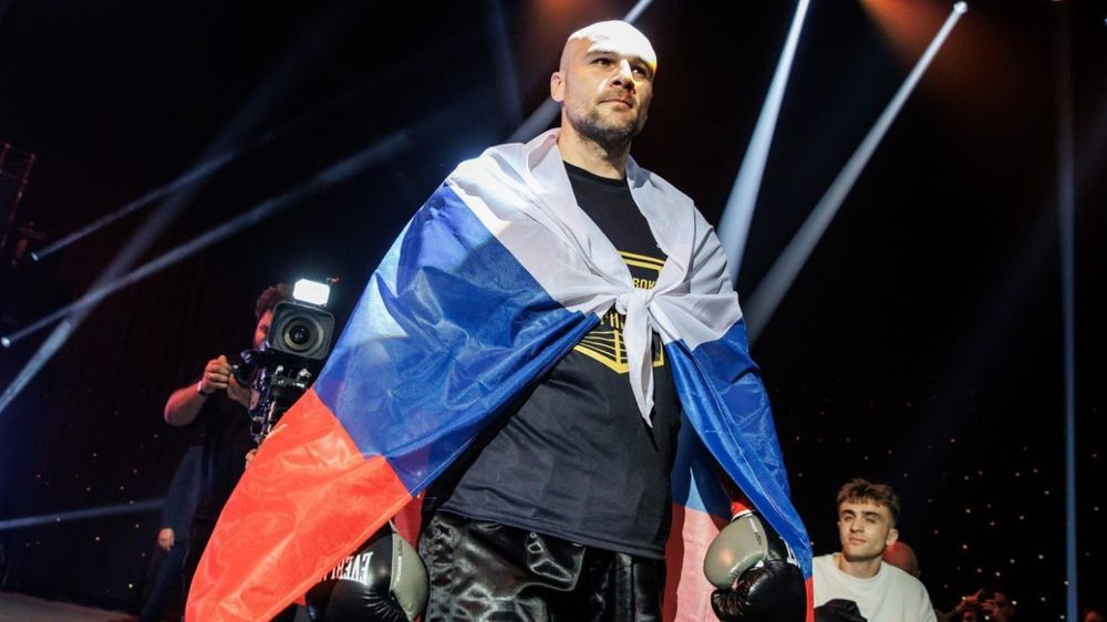 Кузьмин 7 октября в Санкт-Петербурге встретится с Мурадом Халидовым