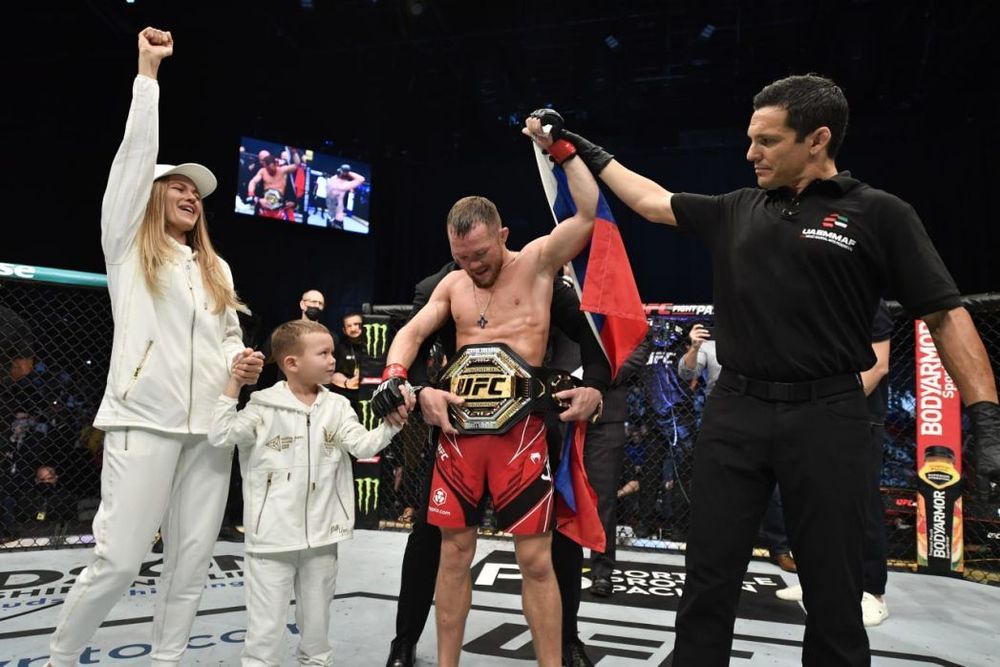 Боец MMA Александр Гребнев назвал Двалишвили фаворитом в бою против Петра Яна