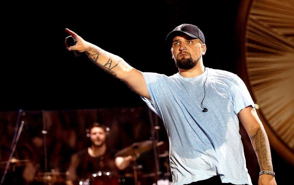 Глава Fight Nights готов организовать бой Шнурова и Басты из-за оскорбительных стихов