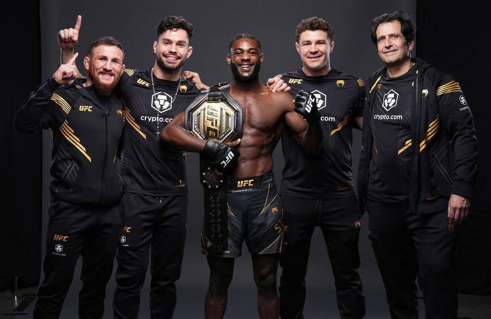 Боец ACA Александр Сарнавский заявил, что Петр Ян одолел Стерлинга