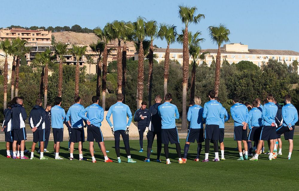 На сбор в Катар отправились 25 игроков «Зенита», Богаев и Троянов пока не могут помочь команде На сбор в Катар отправились 25 игроков «Зенита», Богаев и Троянов пока не могут помочь команде