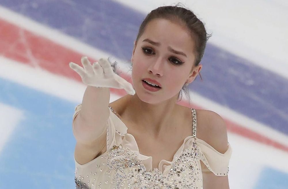 Алина Загитова сообщила, что никуда не уходит