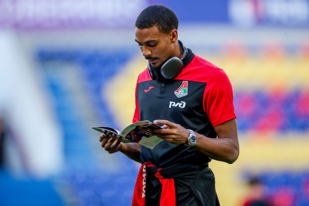 Изидор может уйти из «Локомотива» из-за «Зенита» Изидор может уйти из «Локомотива» из-за «Зенита»