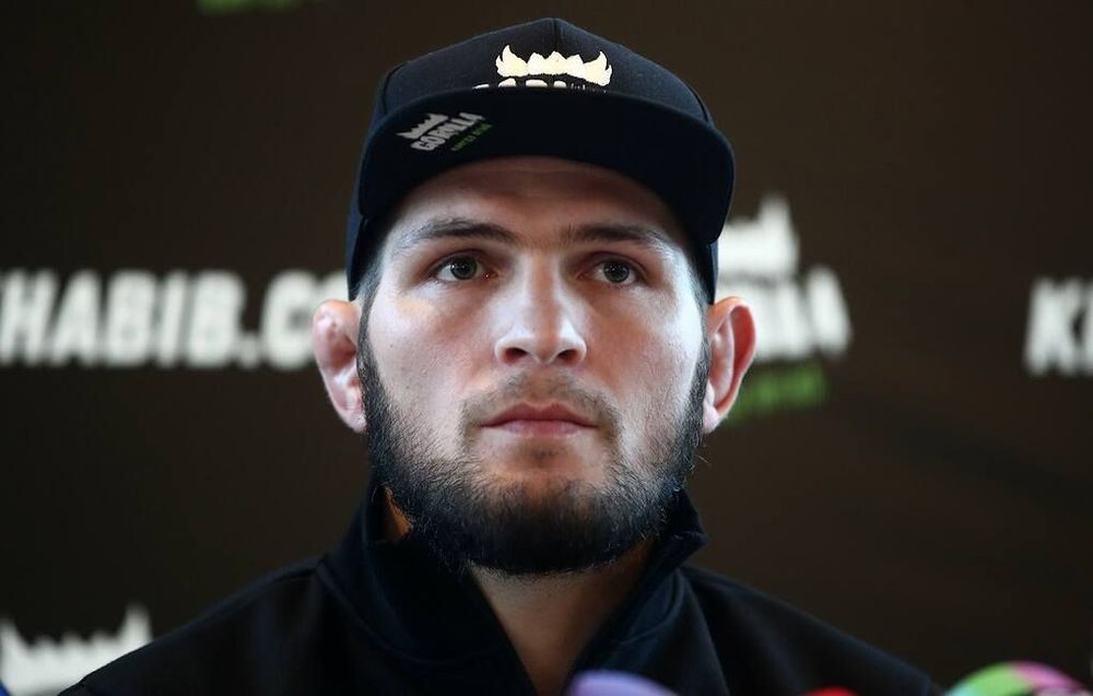 Хабиб шагает по планете. Автобиографию бойца переведут на шесть языков