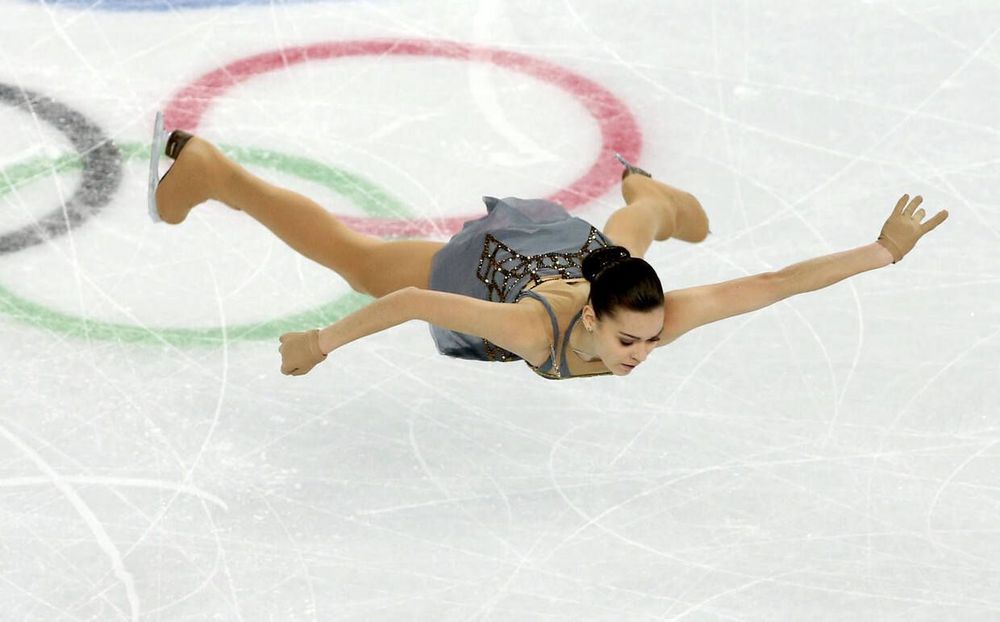 Вы могли это пропустить. Олимпийская чемпионка Аделина Сотникова в откровенной фотосессии (ВИДЕО)