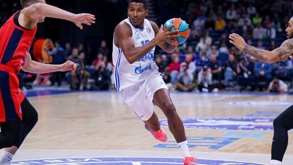 УНИКС обыграл "Зенит" второй раз подряд