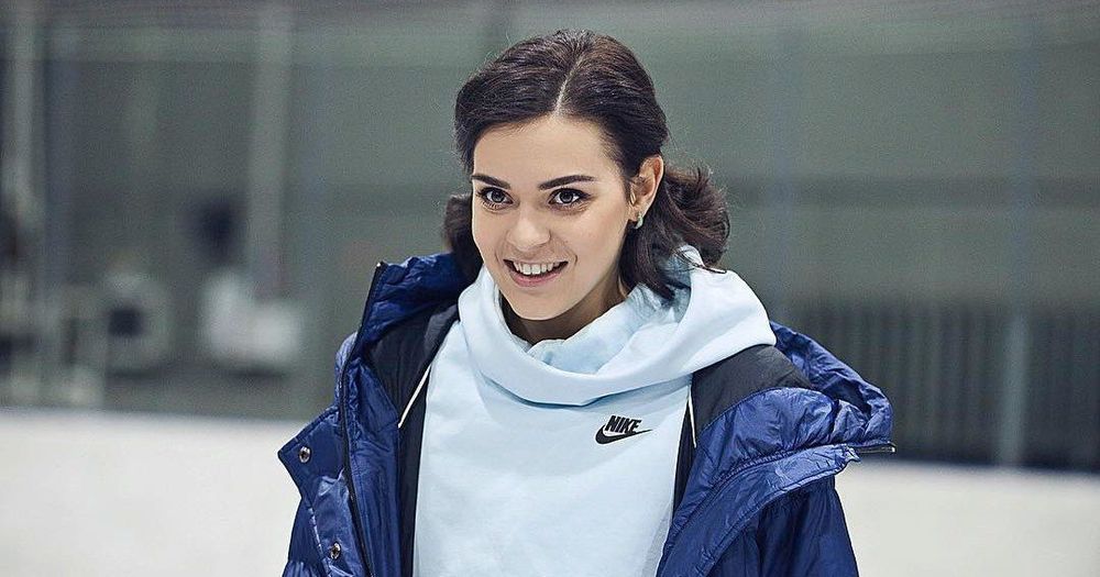 Олимпийская чемпионка Аделина Сотникова рассказала, по поводу чего ей была сделана операция