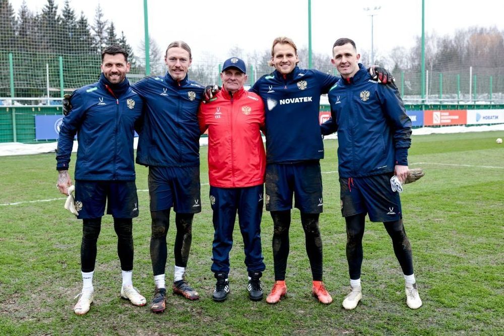 Российский легионер стал чемпионом. Кто еще из сборников может взять трофеи в Европе? Российский легионер стал чемпионом. Кто еще из сборников может взять трофеи в Европе?