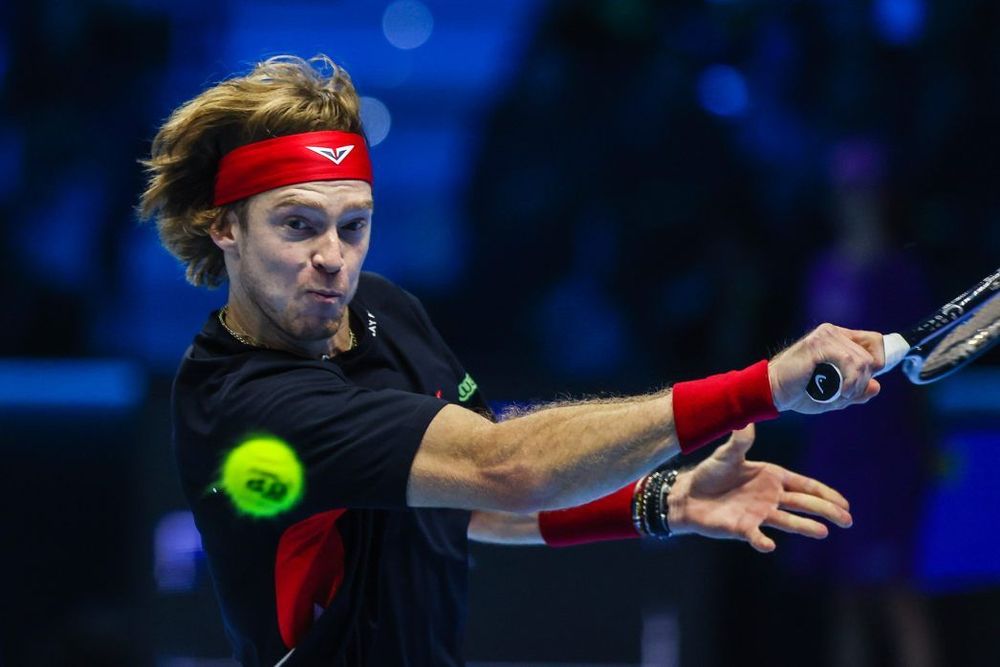 Рублев одержал верх над Де Йонгом на старте турнира ATP 500 в Барселоне