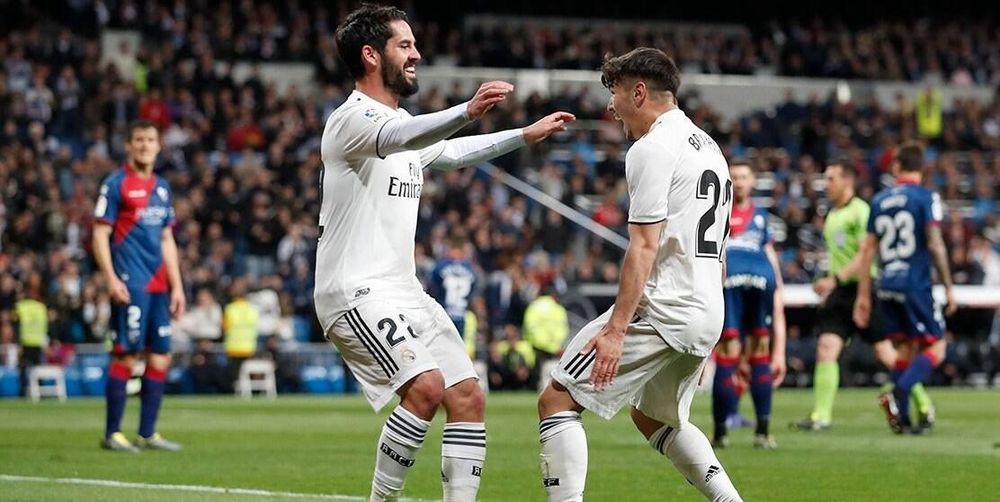 «Реал» добился победы над «Уэской», Зидан отыграл весь матч «Реал» добился победы над «Уэской», Зидан отыграл весь матч