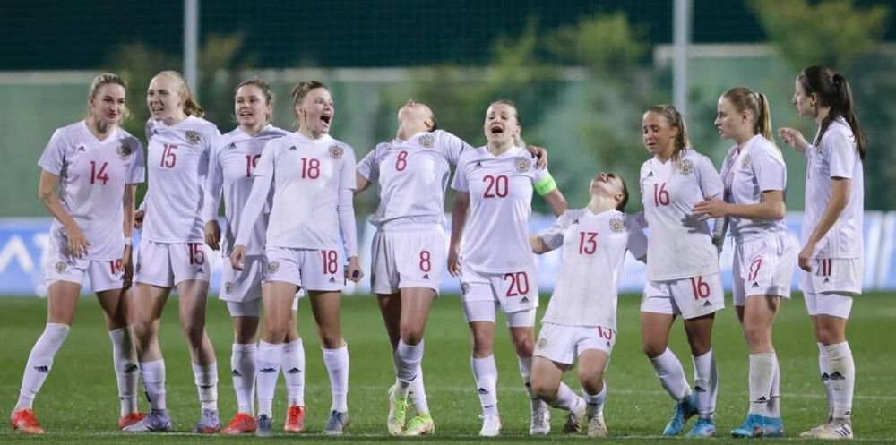 Англия попросит УЕФА отстранить женскую сборную России от Евро-2022 Англия попросит УЕФА отстранить женскую сборную России от Евро-2022