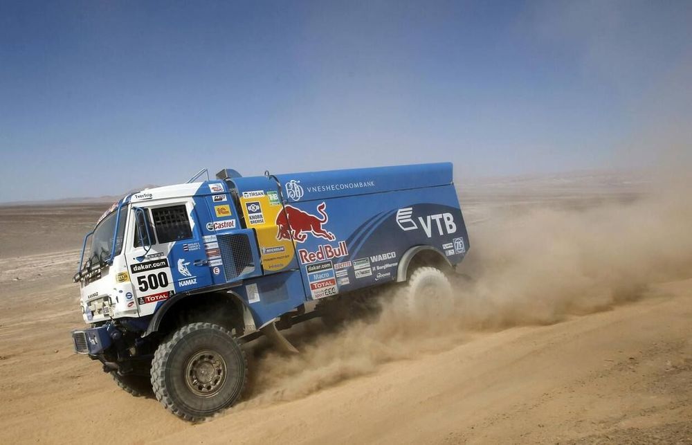 Эдуард Николаев выиграл «Дакар» в классе грузовиков