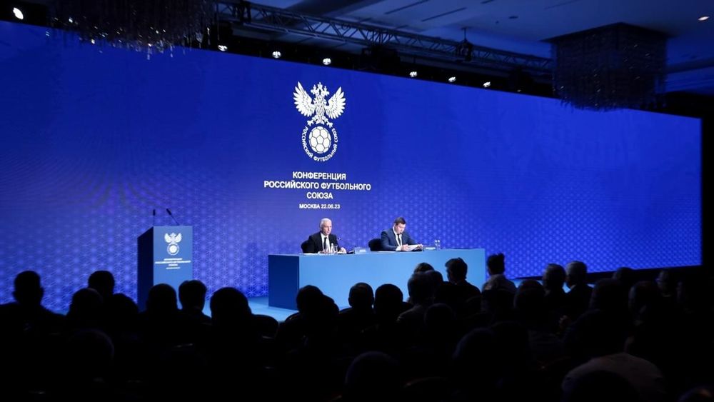 Гаджиев заявил, что российские клубы и сборные одновременно вернутся на международные турниры Гаджиев заявил, что российские клубы и сборные одновременно вернутся на международные турниры