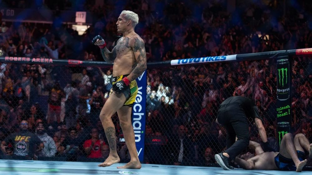 Оливейра не стал отрицать возможность боя против Махачева на турнире UFC 297 Оливейра не стал отрицать возможность боя против Махачева на турнире UFC 297