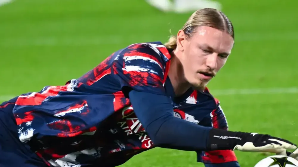 Мартынович усомнился в том, что Сафонова могут признать лучшим вратарем Европы