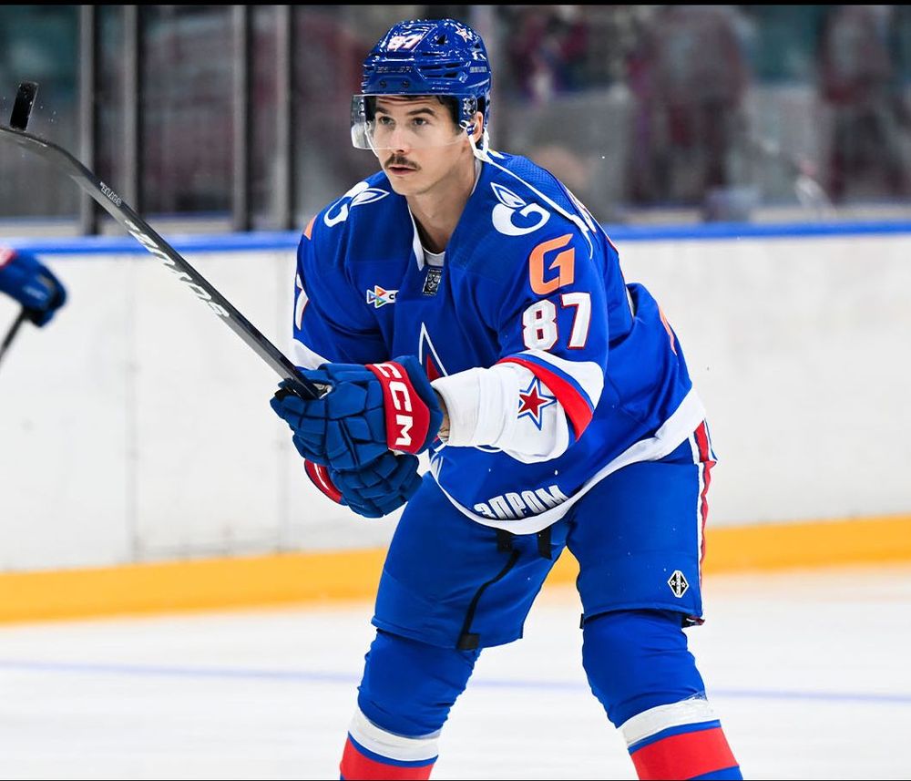 Агент Голдобина заявил, что между форвардом и главным тренером СКА Ларионовым нет конфликта