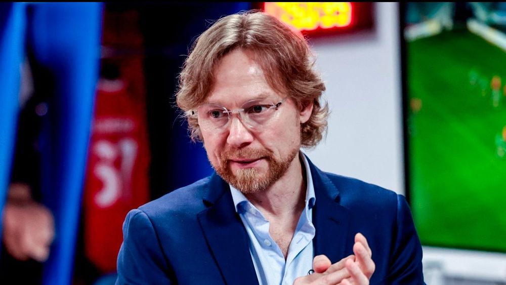 Семшов: Как совмещение Карпина может мешать сборной России? Он не приходит на игры?