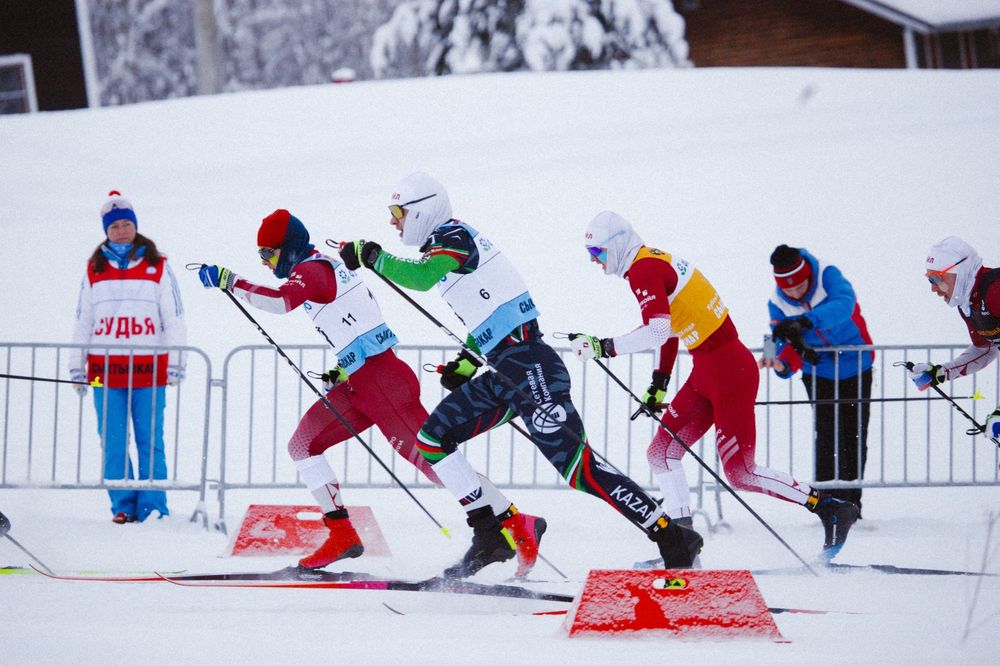 Большунов пропустит командный спринт на этапе Кубка России