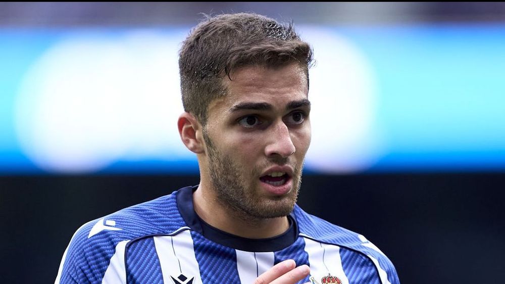 «Реал Сосьедад» не намерен продавать Захаряна этой зимой