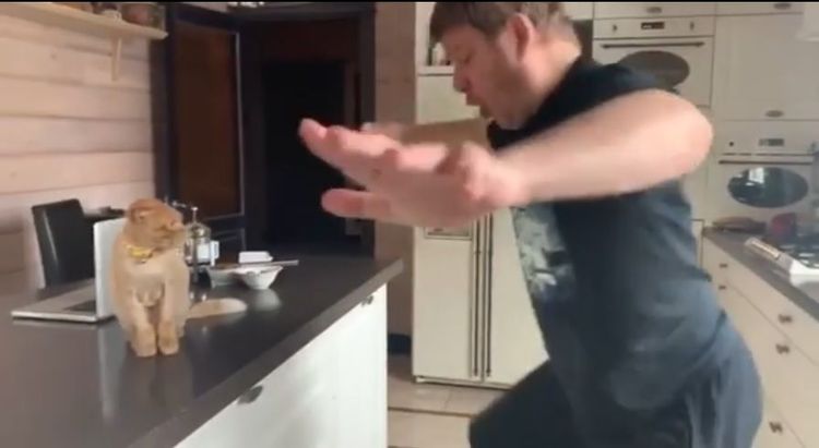 «Записали песню, я там так рычу!». Максимально домашнее интервью с Дмитрием Губерниевым