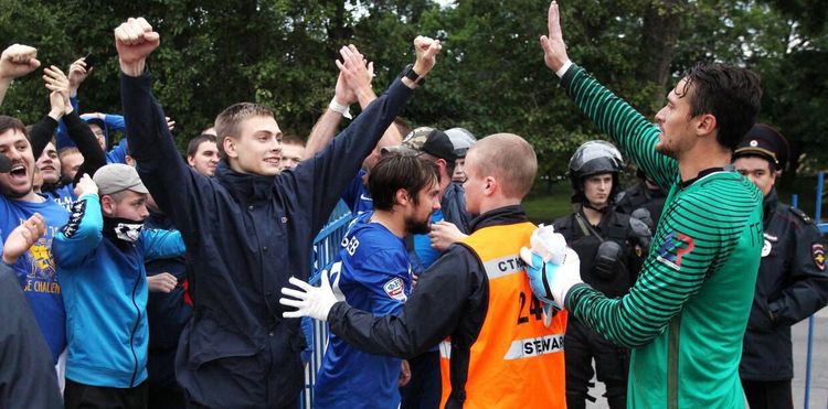 Динамозавры против Зениторапторов: история ненависти соседей по бетонным джунглям