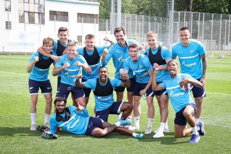 «Зенит» потерял пятерых и подпишет бразильского вратаря. А кому играть в поле?