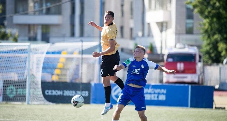 «Ядро» и «Динамо» мучались на древнем ковре. Бело-голубые оказались сильнее на один мяч