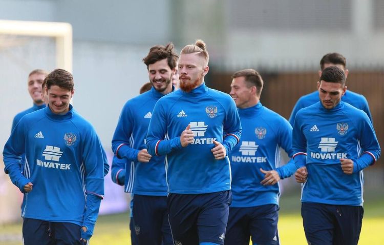 Мы преданы единственной команде, или Стоит ли надеяться на сборную Черчесова