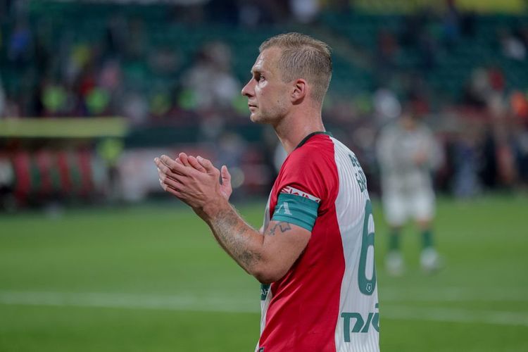 АЕК отказался от приобретения полузащитника «Локомотива» Баринова