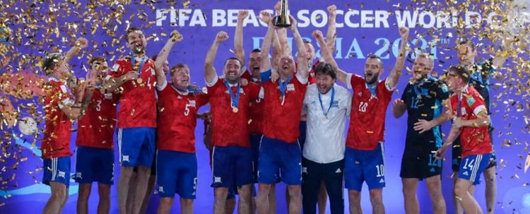 Пархоменко о большой разнице зарплат в пляжном и большом футболом: У меня есть медаль чемпионата мира, а у них ее никогда не будет