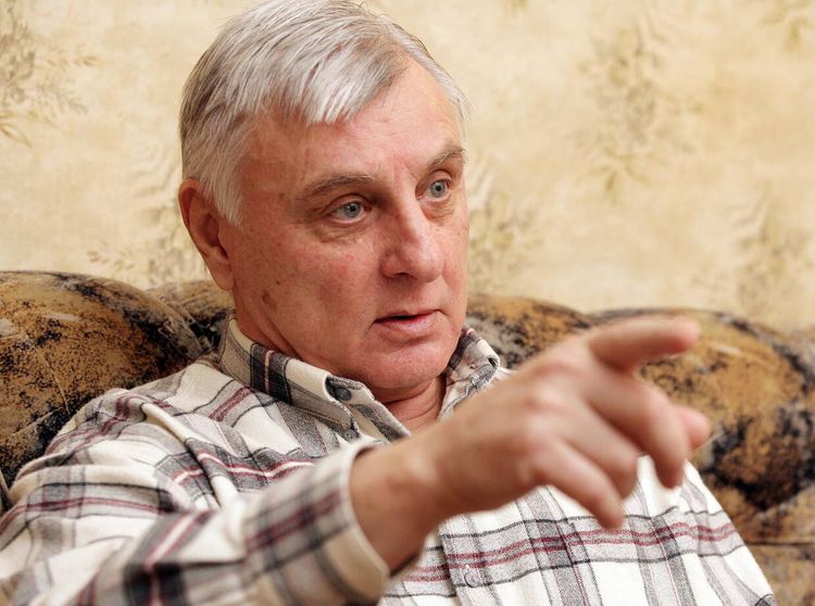Жаль, что мужчины не при шпагах