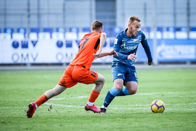 «Я зарядил на теннис. Потом удивился, что по договору нельзя ставить на любой спорт». Интервью полузащитника «Зенита»-2